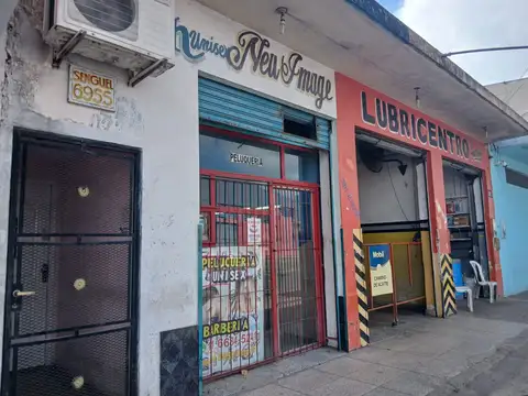 VENTA DE 3 LOCALES y UNA CASA de 3 AMBIENTES AL FONDO