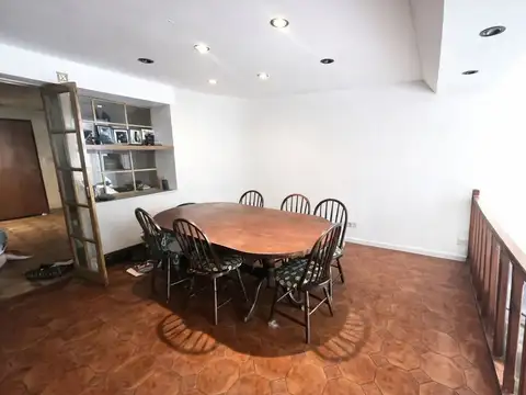 Casa 5 ambientes con 6 baños