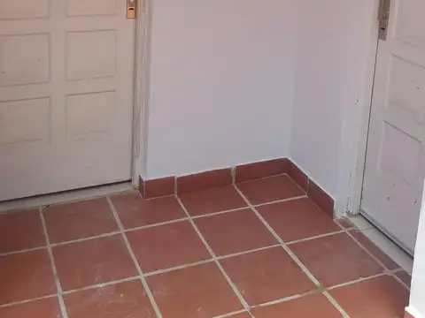 Depto Tipo Casa en Alquiler en Centro, $ 365.000