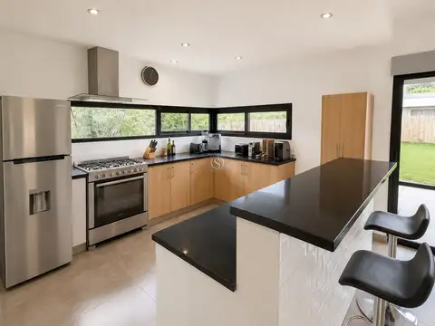 Casa en Alquiler en Pilar del Este - Santa Elena, USD 1.200