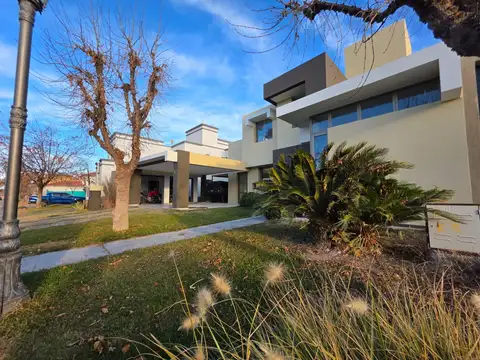 Casa en Venta en Luzuriaga, USD 275.000