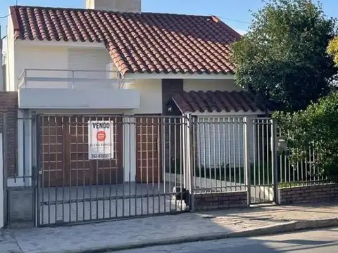 CASA EN PH EN VENTA, 3 DORMITORIOS, VILLA CARLOS PAZ