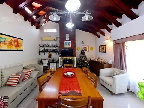 VENTA CASA QUINTA 4 AMBIENTES EN LA REJA CON PILETA