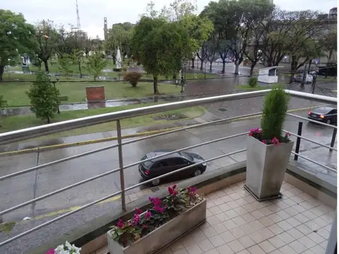 Av. Varela 335 , Piso 1