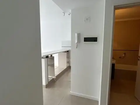 Monoambiente amplio con balcon