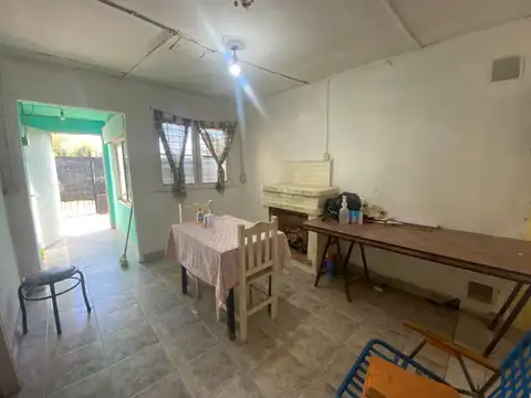 Casa tipo 3 ambientes en lote de 410 m2