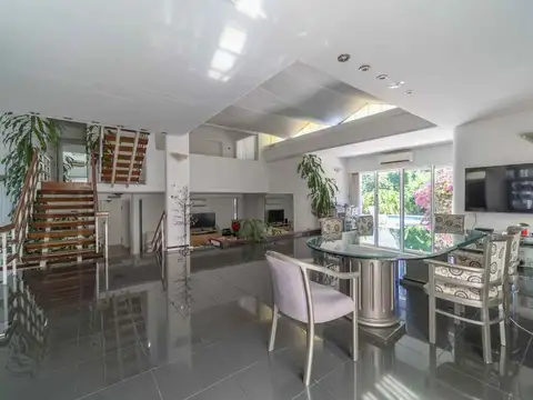 Vende Casa lote propio 5 amb - 1240m2 terreno