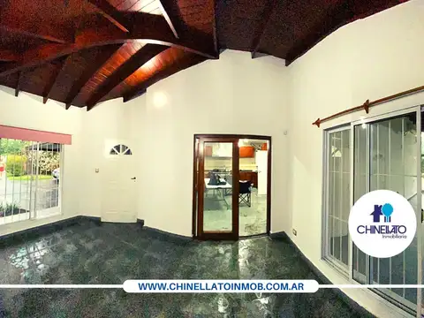 Casa en Venta con 3 cocheras