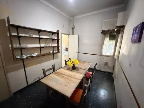 OPORTUNIDAD CASA COLONIAL 6 AMB. CON PATIO