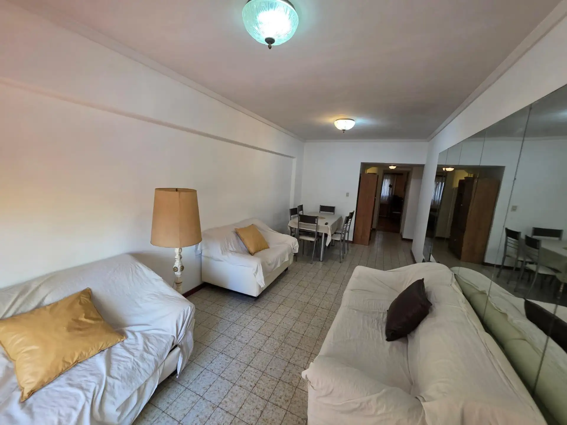 Departamento 2 ambientes al frente en zona Centro
