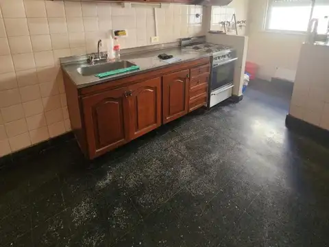 Condarco 100, Piso 6