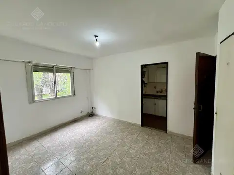 Hipolito Yrigoyen 6100 - 1 "13"