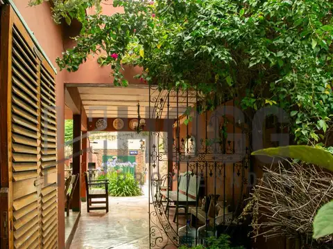 Casa en Alquiler con 1 cochera