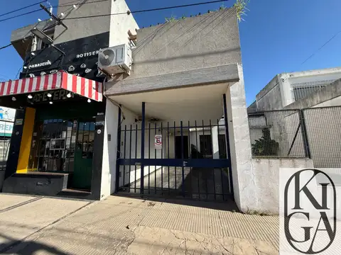 Casa en venta c/ cochera en Villa Gobernador Gálvez 2000