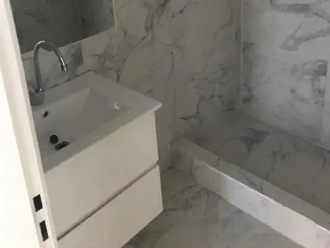 Casa en Alquiler con 1 cochera