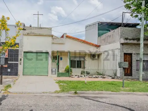 VENTA CASA EN WILDE CON PATIO, COCHERA Y TERRAZA - 2 AMBIENTES APTA CREDITO