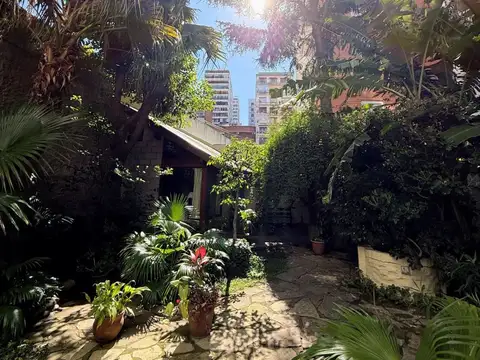 Avenida Luis María Campos 1000