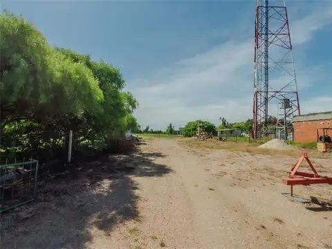 1000 m² Sobre Ruta 1.  Cerámicas del Sur