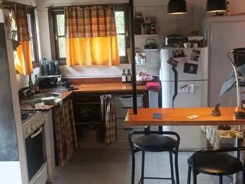 Vendo Chalet + Departamento En Gesell con gas natural 