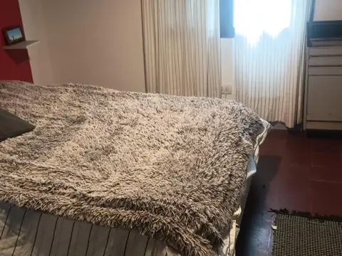 Casa 2 ambientes con 2 baños