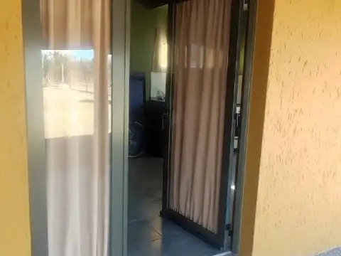 Casa 2 ambientes con 1 baño
