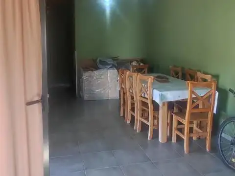 Casa en Alquiler con 1 cochera