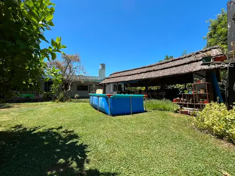 CASA QUINTA  3 AMBIENTES, QUINCHO Y GRAN PARQUE.