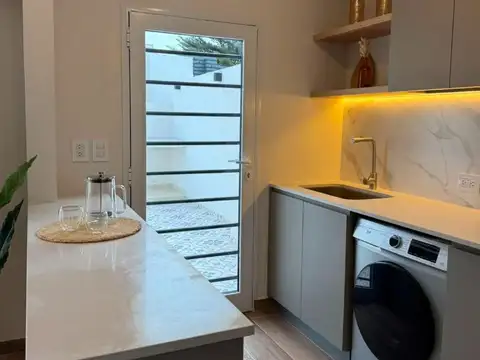 Depto Tipo Casa en Venta con 2 cocheras