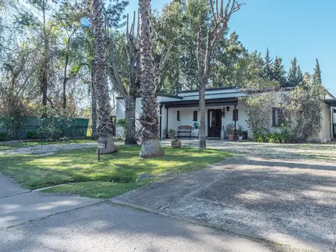 Venta Casa 5 ambientes en  Pilar Barrio El Molino