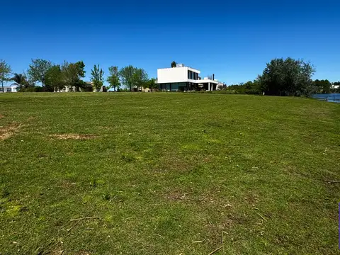 Barrio Náutico El Cazal, Escobar