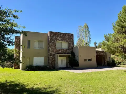 Casa  en Venta en El Solar de Capilla, Exaltación de la Cruz, G.B.A. Zona Norte