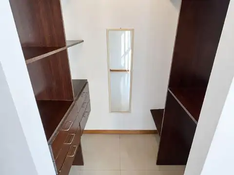 Departarmento 2 ambientes con doble balcon al frente 