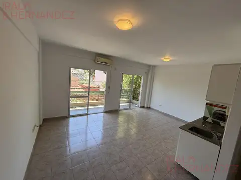 Departamento en Alquiler en Monte Castro, $ 550.000