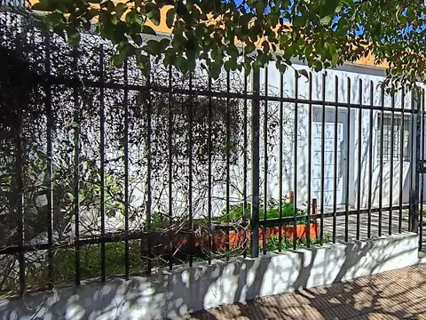 CASA 4 AMB.PATIO,TRA.Y DEL, GARAGE .