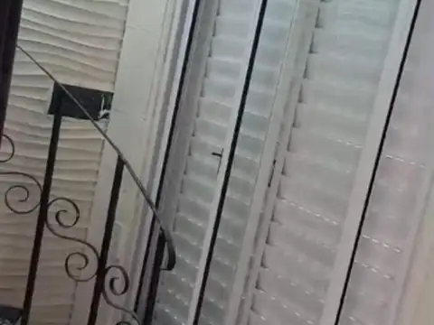 Depto Tipo Casa 5 ambientes con 2 baños