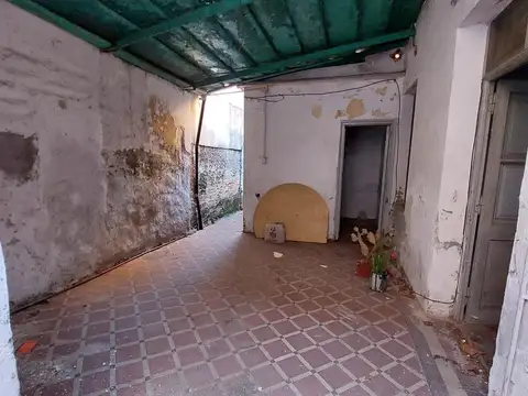 Casa interna a reciclar en Pichincha