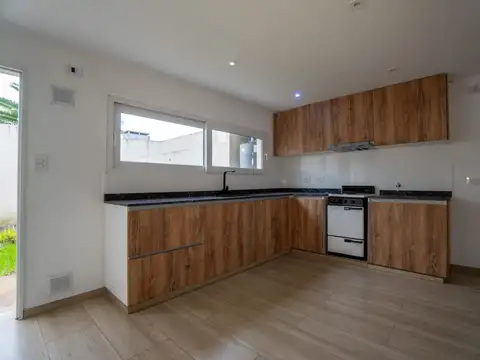 Depto Tipo Casa 3 ambientes con 1 baño