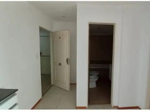 3 de febrero 523 , Piso 1