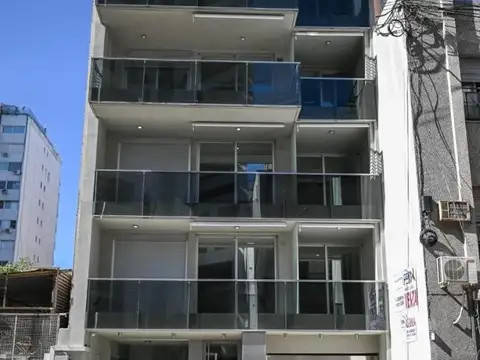 Juan Manuel De Rosas 877 , Piso 04