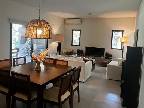 Casa en Alquiler Temporal en Villanueva, USD 3.500