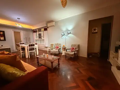 Venta Departamento 3 Ambientes con Dependencia en Flores