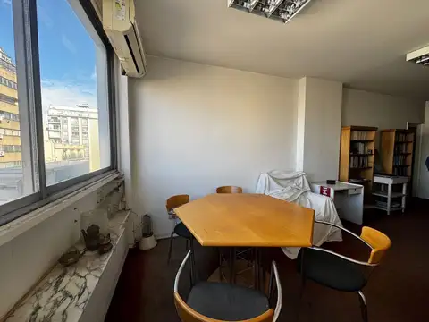 Venta de Oficina dos ambientes en Almagro