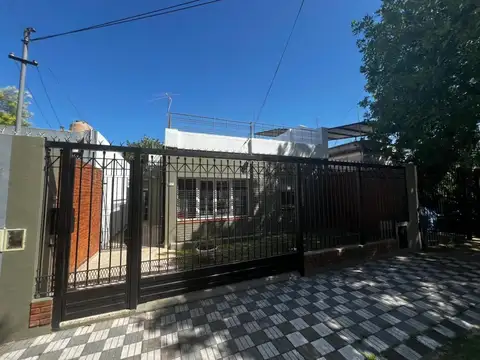 Casa en alquiler en Banfield Este 