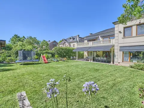 Casa de Categoría a la Venta - Barrio Cerrado Las Victorias