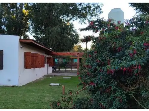 Alquiler temporario casa 3 ambientes Miramar. Parque Bristol