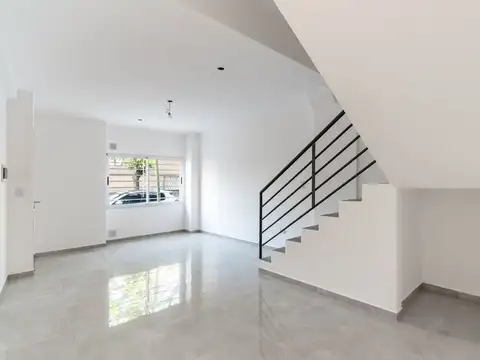 Depto Tipo Casa en Venta de 4 ambientes