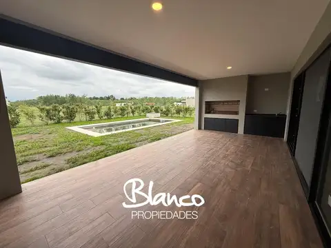 Casa en Alquiler de 3 dormitorios