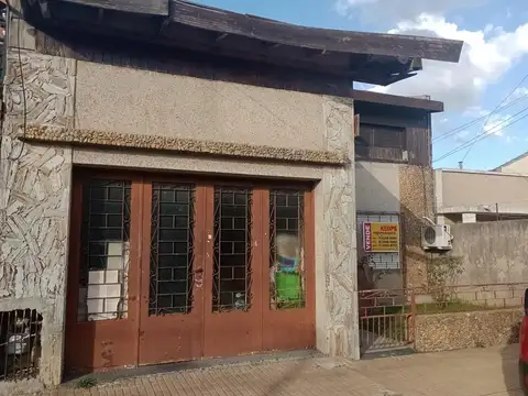 VENTA DE CASA 4 AMB. EN LOTE PROPIO