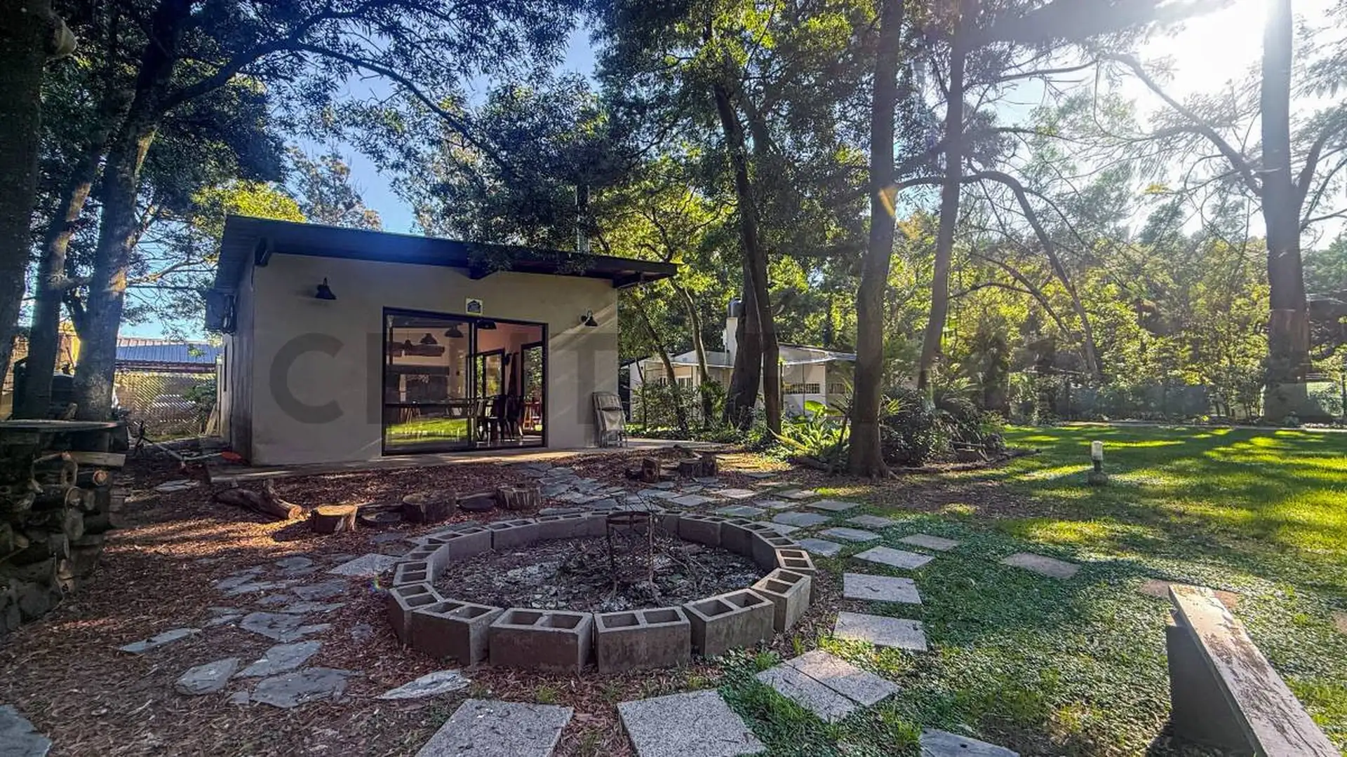 VENTA CASA 3 AMBIENTES BARRIO EL SOSIEGO CON PILETA