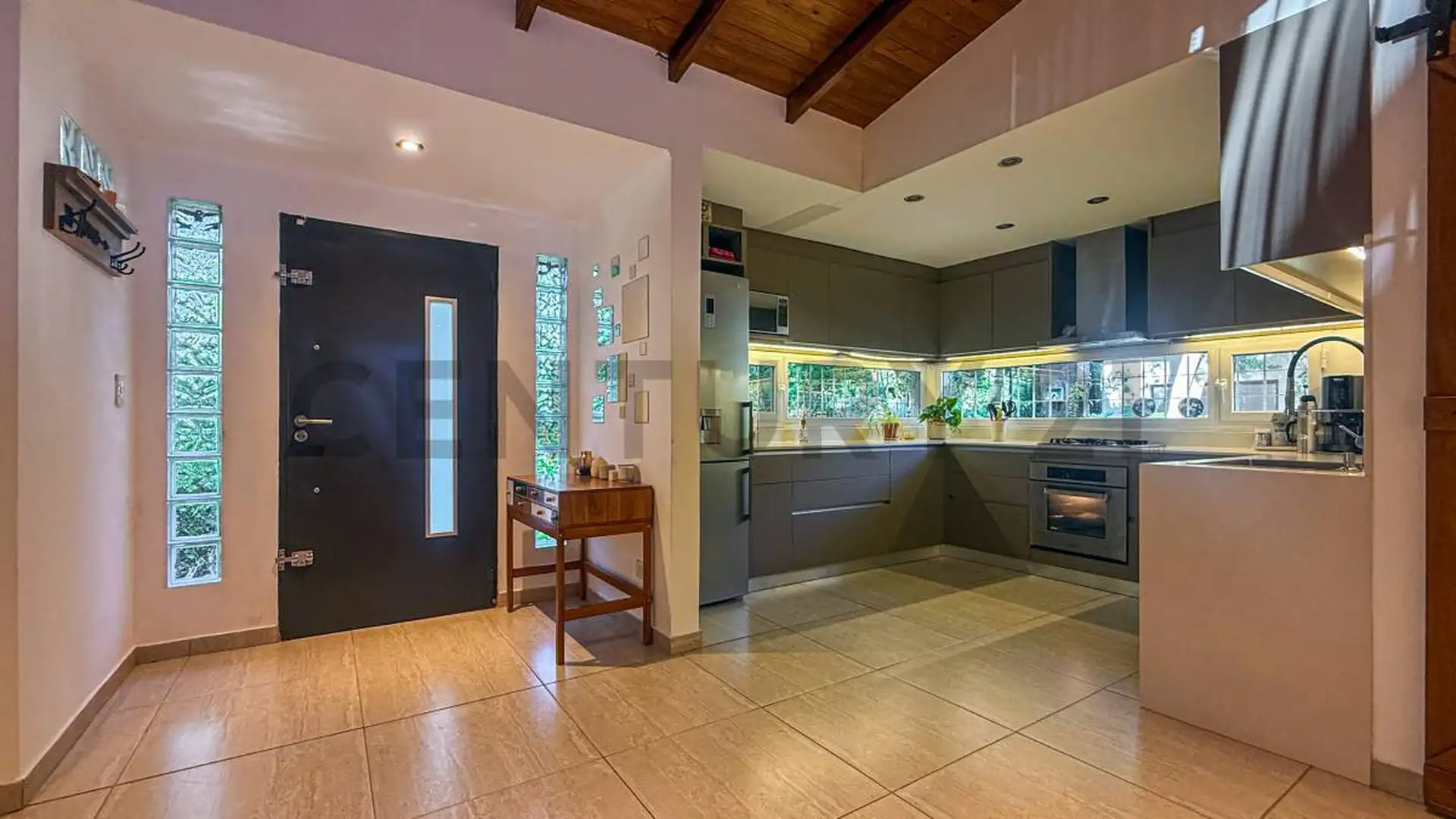 VENTA CASA 3 AMBIENTES BARRIO EL SOSIEGO CON PILETA